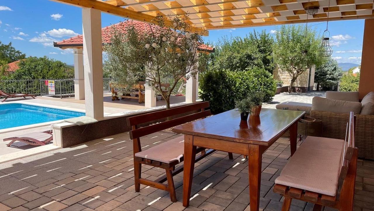 Villa Duje Trilj Екстериор снимка