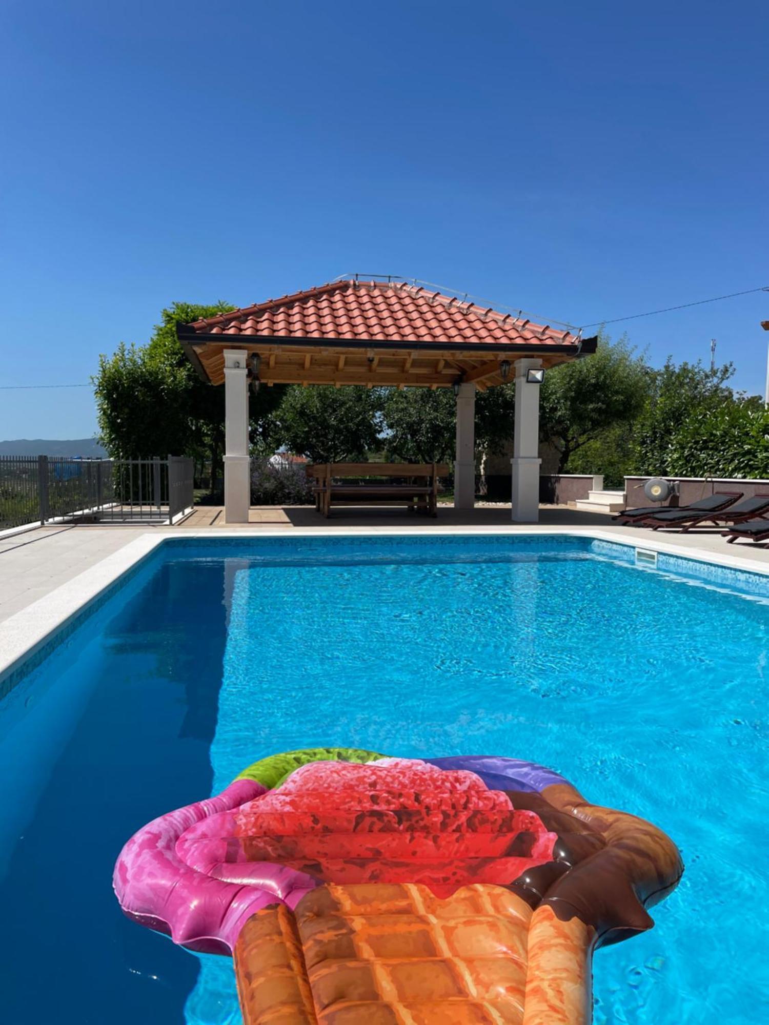 Villa Duje Trilj Екстериор снимка