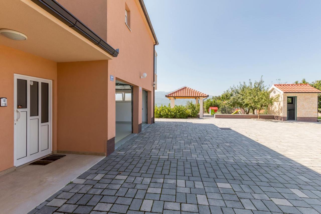Villa Duje Trilj Екстериор снимка